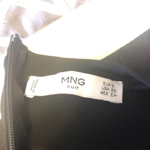 MNG black shirtsleeves jumpsuit size S. 96%polyester 4%elastane.-waist  25-26 - Picture 4 of 7